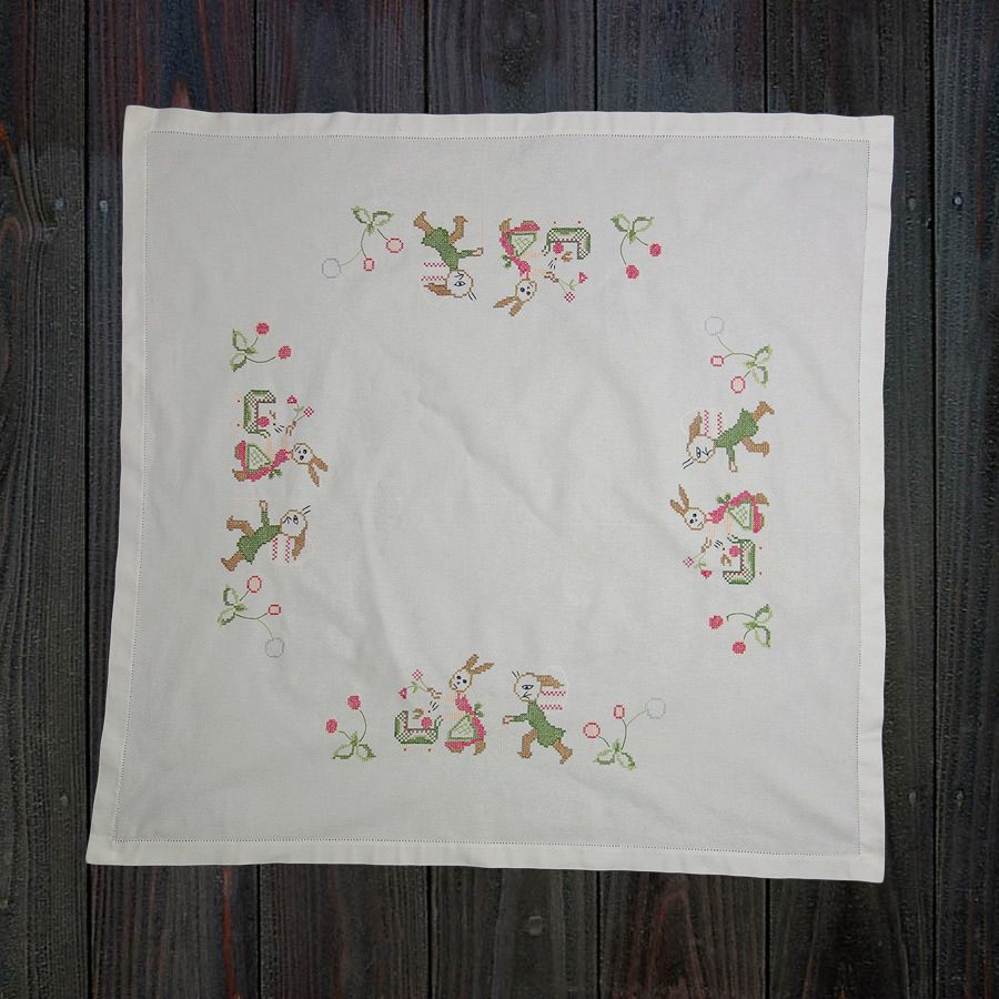 うさぎキャラクター クロスステッチ 刺繍 テーブルクロス Euro 古着通販ショップ 異国屋